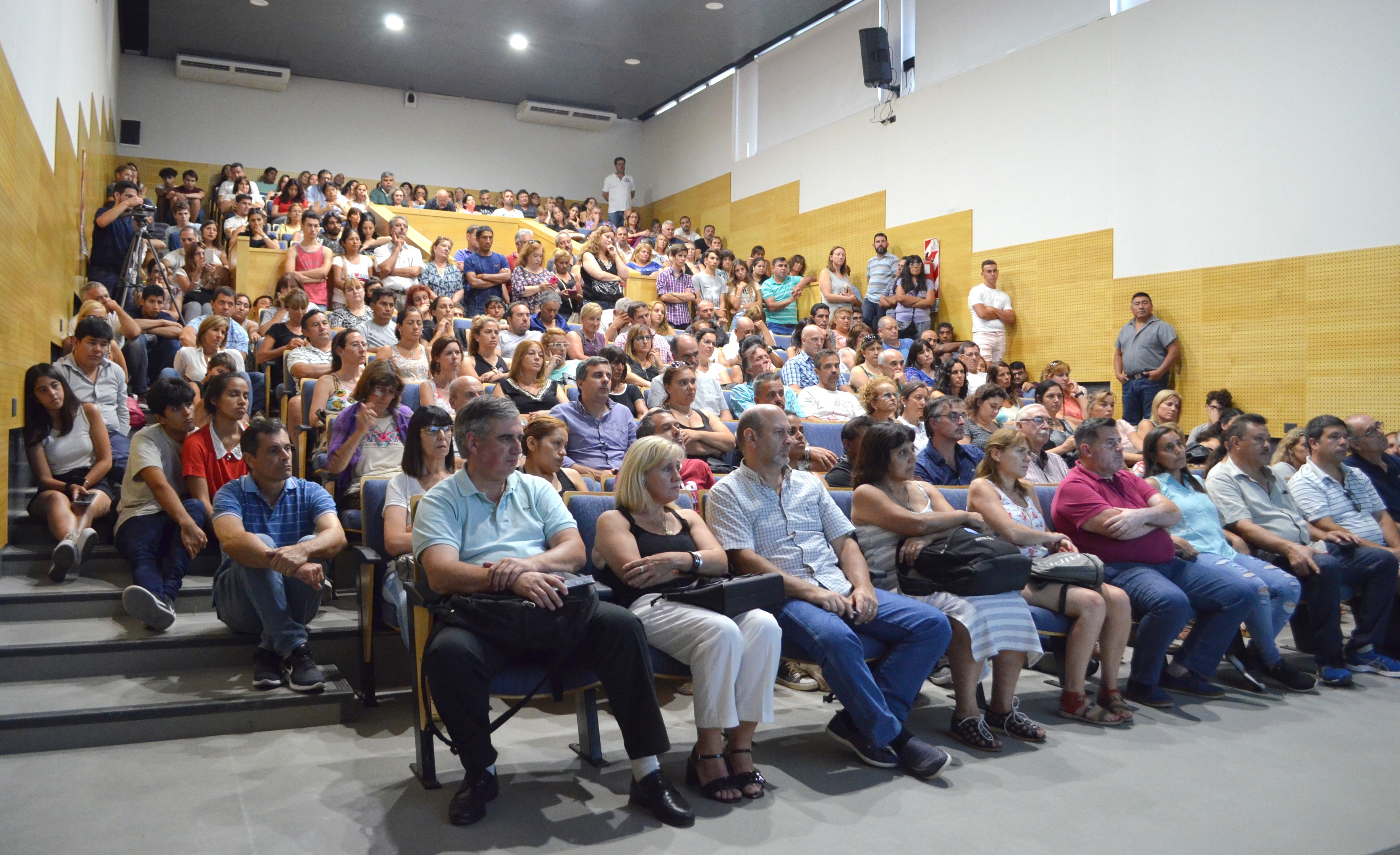 CHARLA PARA FAMILIARES DE LOS INGRESANTES 2019 2