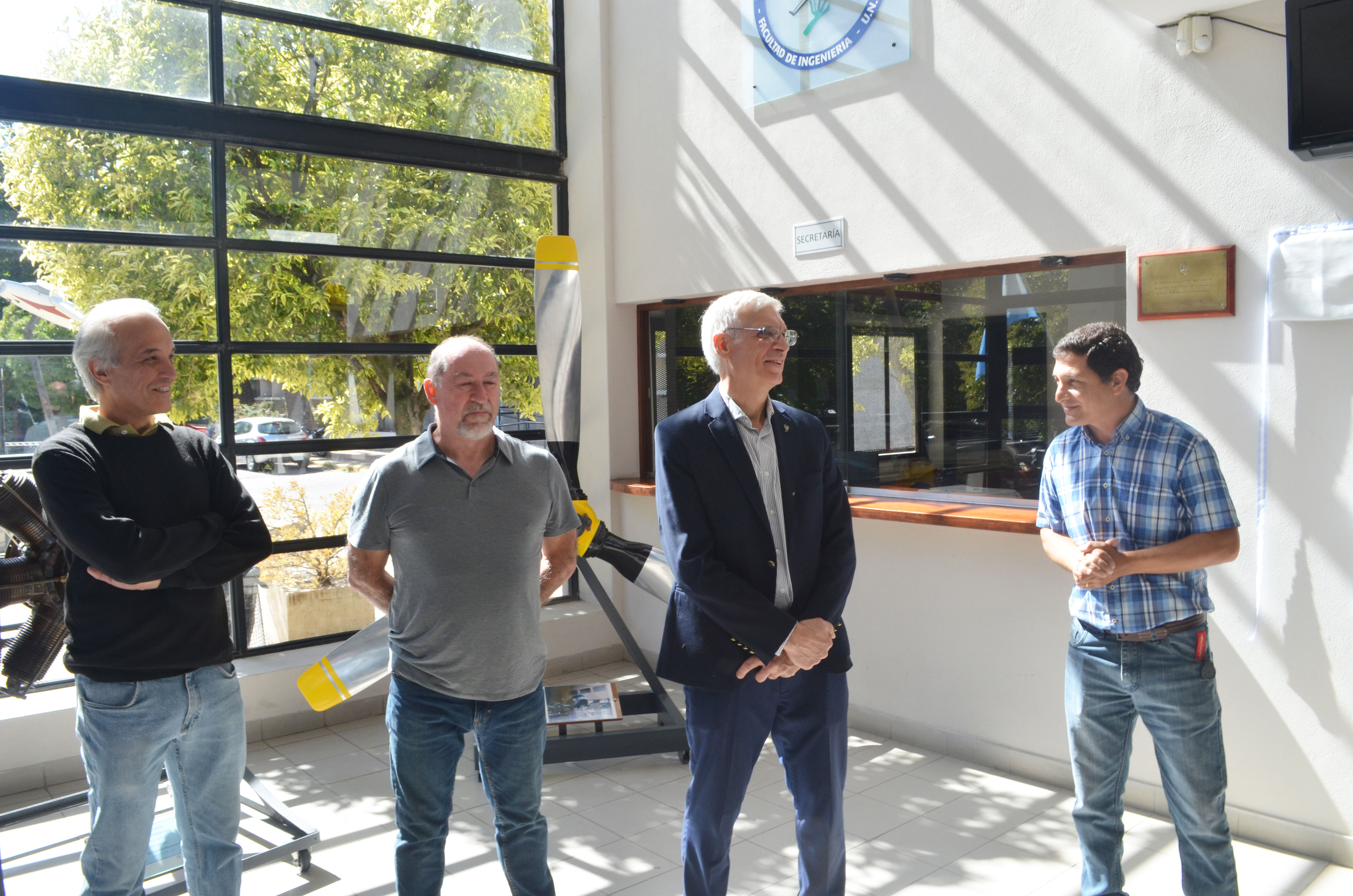 El decano de Ingeniería Marcos Actis es además ingeniero aeronáutico