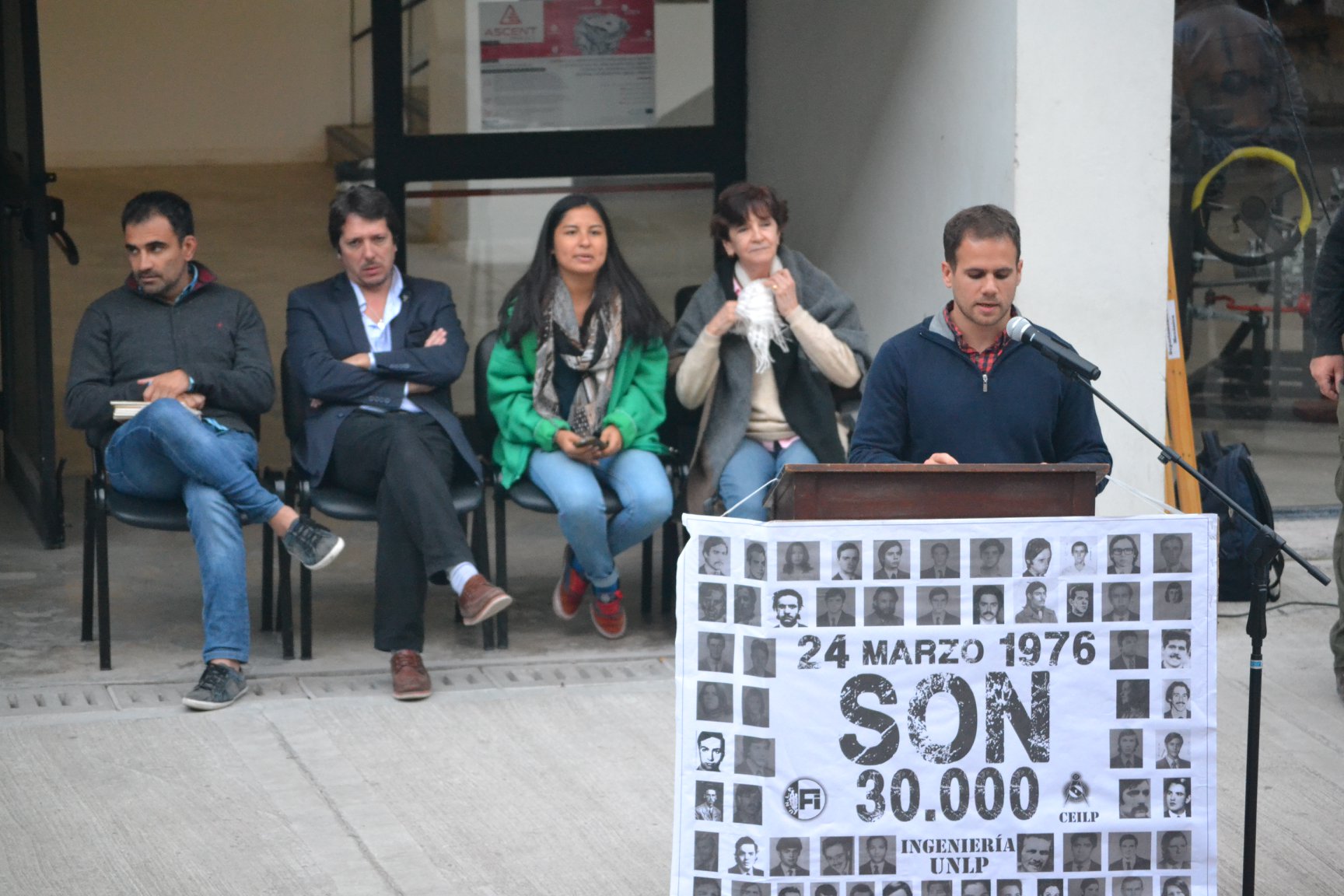 homenaje a los detenidos-desaparecidos durante la última dictadura militar2