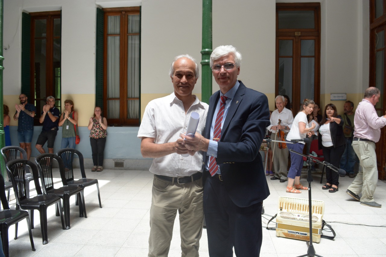 Ingeniería reconoció la trayectoria de docentes y nodocentes 18