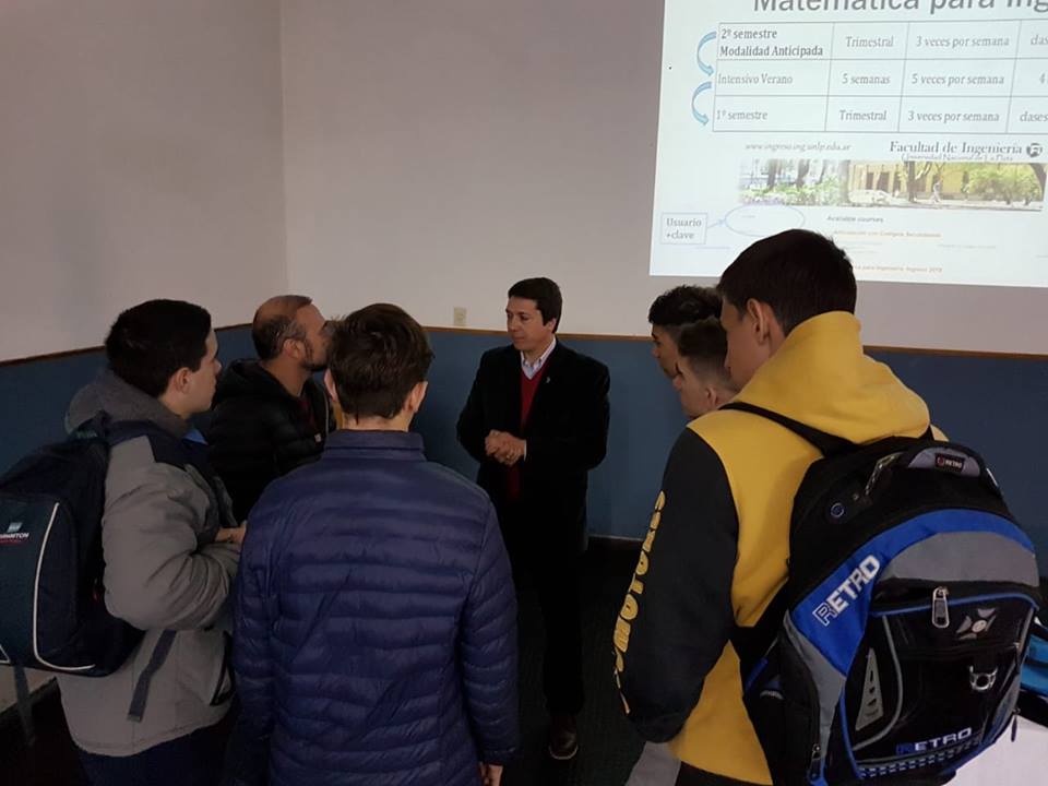 Ingeniería visitó una escuela secundaria de Junín