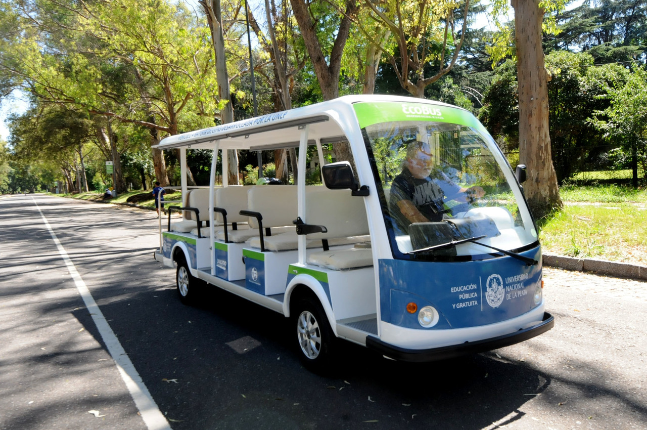 Micro electrico universitario