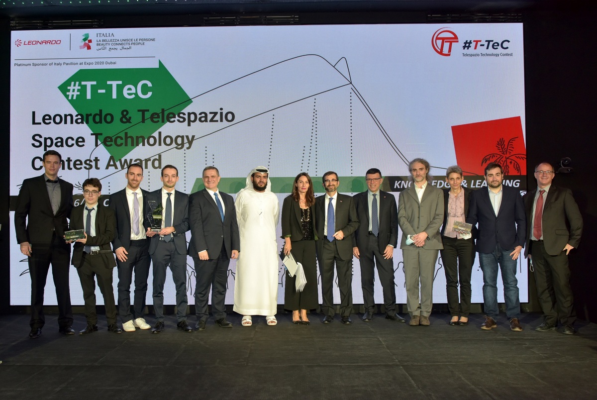 Panel de T-TeC y los equipos ganadores.